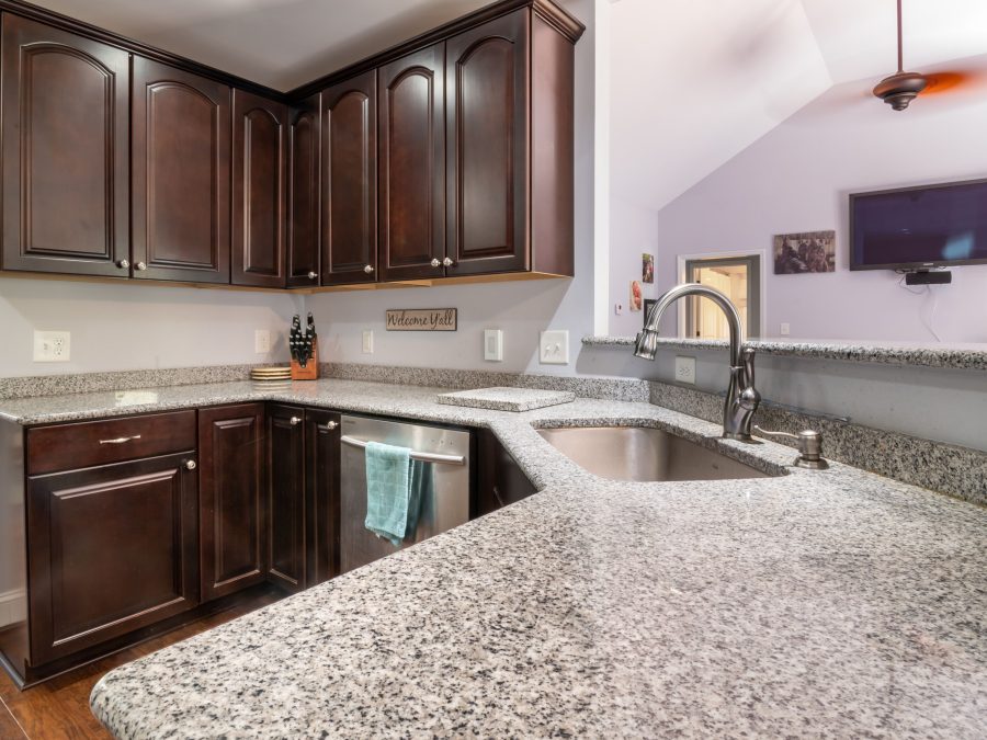 Dekton ou granit, quel plan de travail dure vraiment longtemps ?